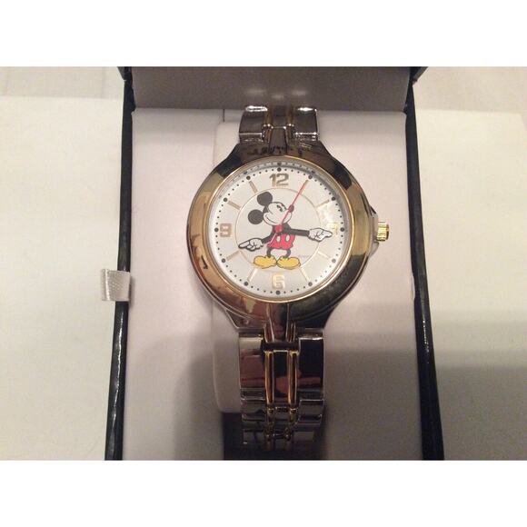 Brand New Disney Classic Mickey Mouse Watch Leather Band Working Watch MZBerger - Picture 1 of 8